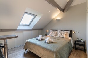 Studio (Premier étage ou Mansardé) | Soundproofing, iron/ironing board, free WiFi, bed sheets - Residence Croma (La Roche-Posay)