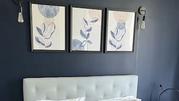 Apartment, 1 Bedroom | Soundproofing, iron/ironing board, free WiFi, bed sheets