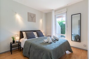 Apartamento, 1 quarto | Quartos à prova de som, ferros/tábuas de passar roupa, Wi-Fi de cortesia