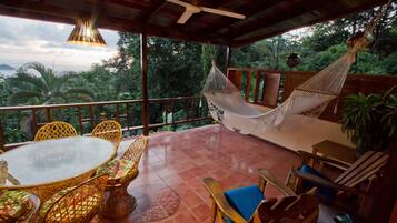 Large Suite with Balcony and Sea View | In-room safe, WiFi (free), individually decorated, bed sheets