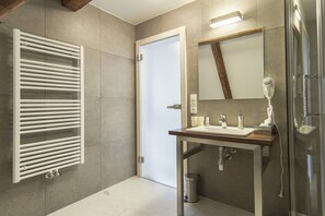 Deluxe Double or Twin Room | Minibar, in-room safe, desk, free WiFi - Largo (Cesky Krumlov)