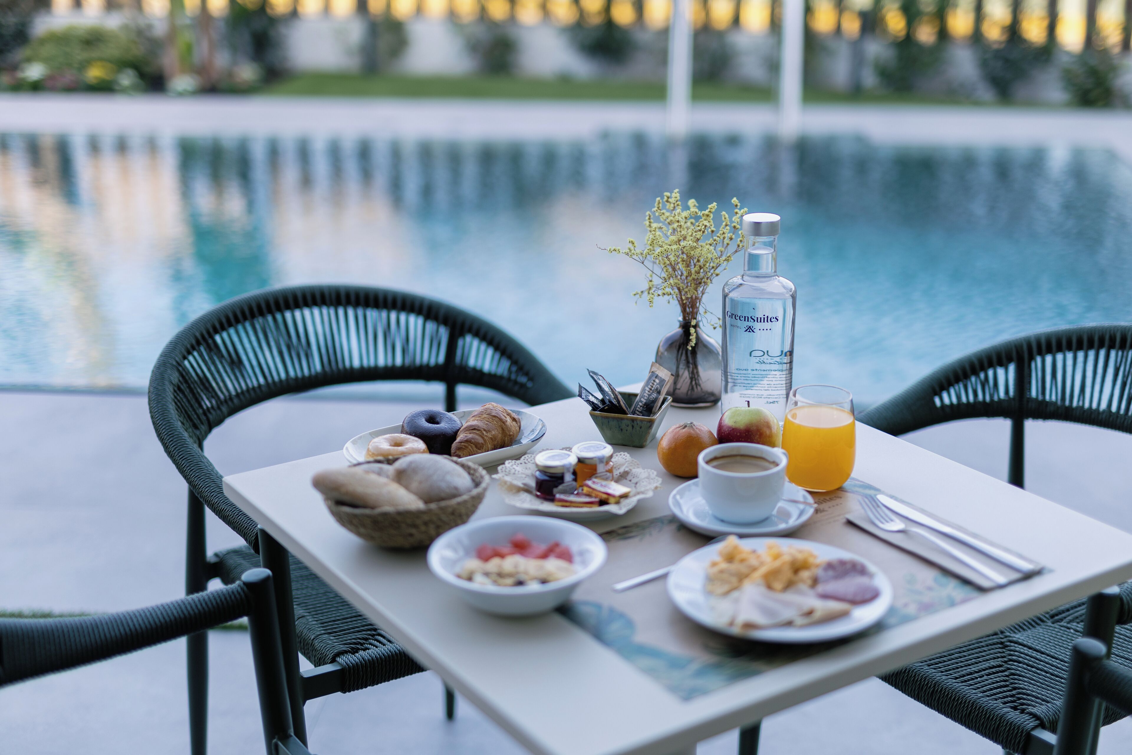 Daily buffet breakfast (EUR 13.50 per person)