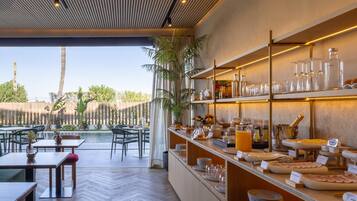 Daily buffet breakfast (EUR 13.50 per person)