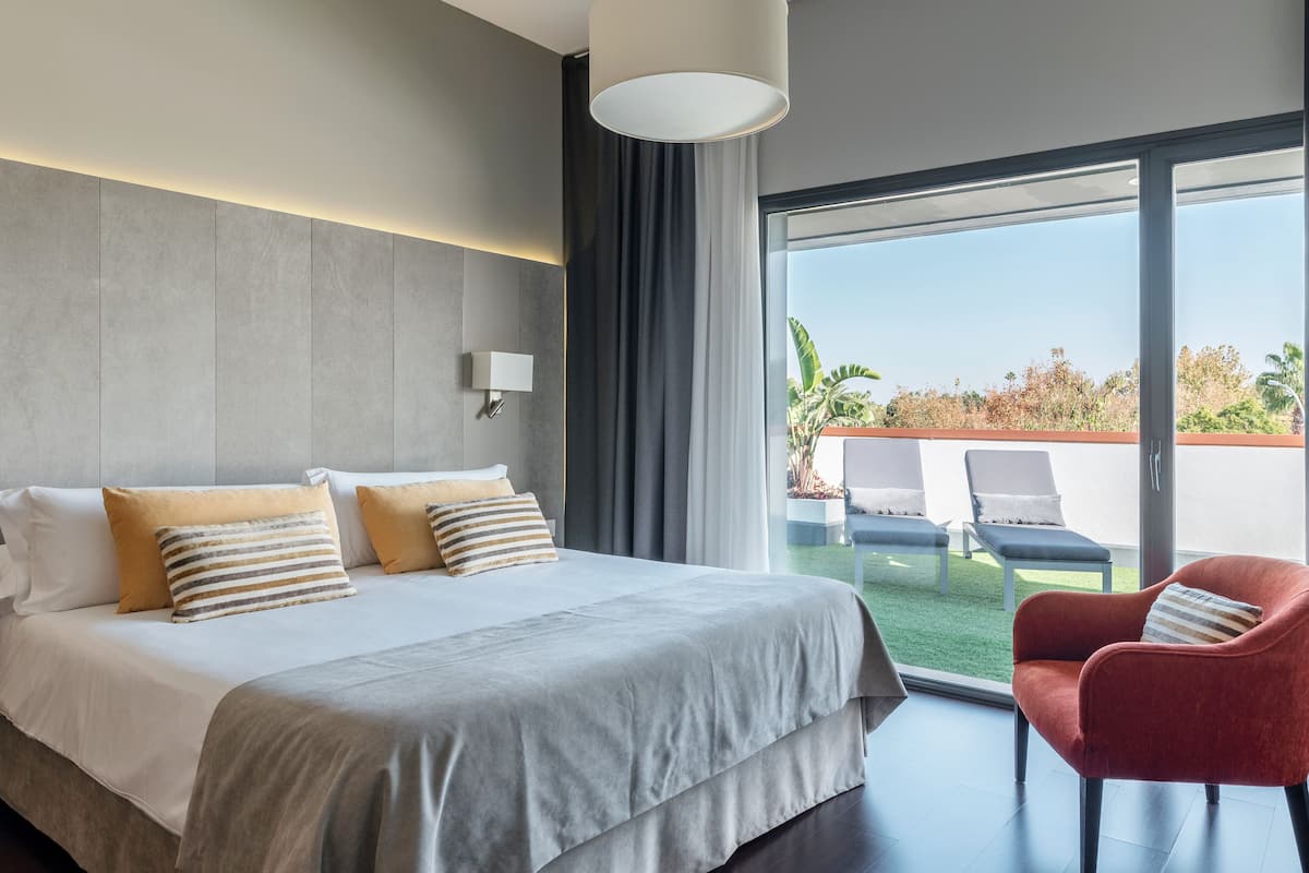 Suite Premium | 2 camere, biancheria da letto di alta qualità, copriletto in piuma
