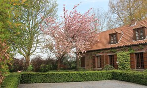 Front of property - Les Peupliers (Jurbise)