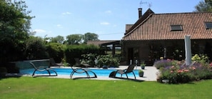 Piscine extérieure (ouverte en saison)