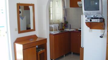 Studio | Living area | TV