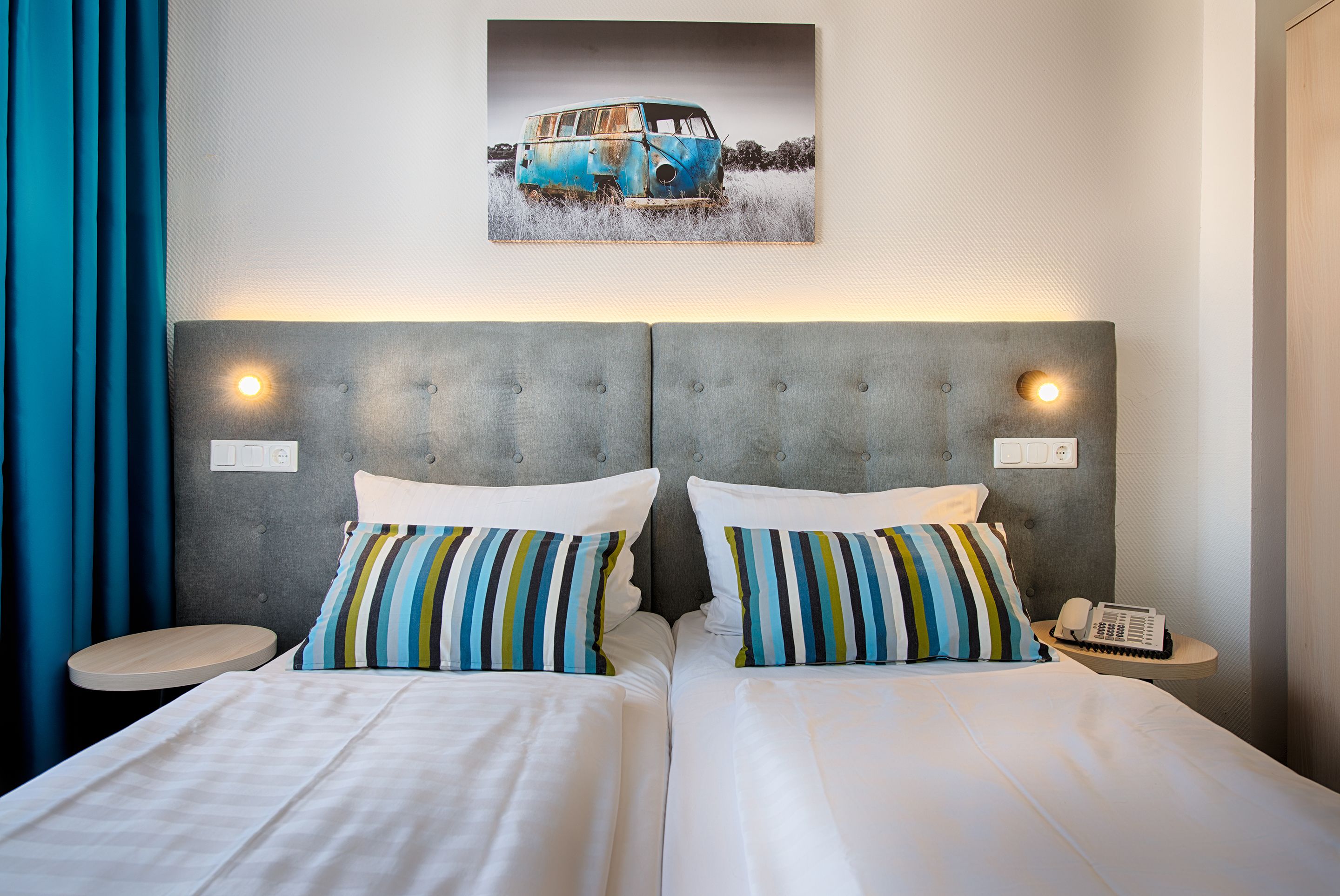 Habitación estándar doble | Escritorio, sistema de insonorización, tabla de planchar con plancha