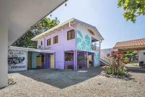 Front of property - Jaco Surf Camps by Selina Surf Club - Hostel (Jacó)