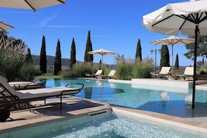 Infinity pool