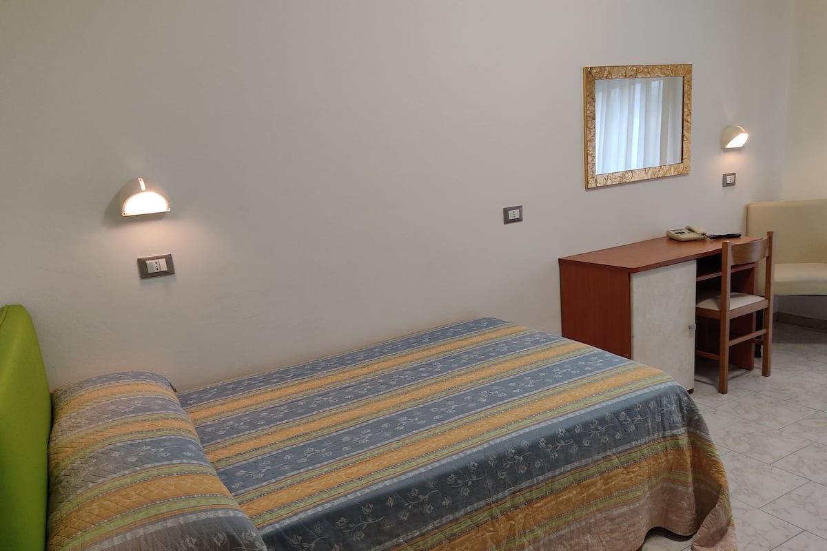 Comfort tweepersoonskamer, voor 1 persoon | Hypoallergeen beddengoed, een kluis op de kamer
