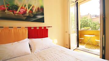 Cofres nos quartos, escrivaninha, ferros/tábuas de passar roupa