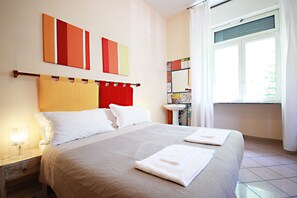 经典双人房, 公共浴室 | 客房内保险箱、办公桌、熨斗/熨板、免费 WiFi