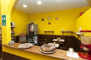 매일 현지식 아침 식사 유료