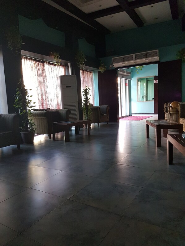 ロビー応接スペース