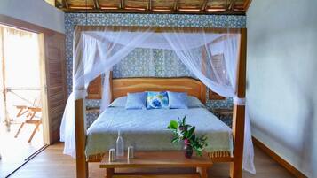 In-room safe, desk, soundproofing, free WiFi