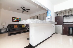 Apartment | Wohnbereich | Flachbildfernseher
