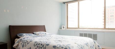 Căn hộ trung tâm thành phố, 1 phòng ngủ | 1 phòng ngủ, bàn, bàn ủi/dụng cụ ủi quần áo