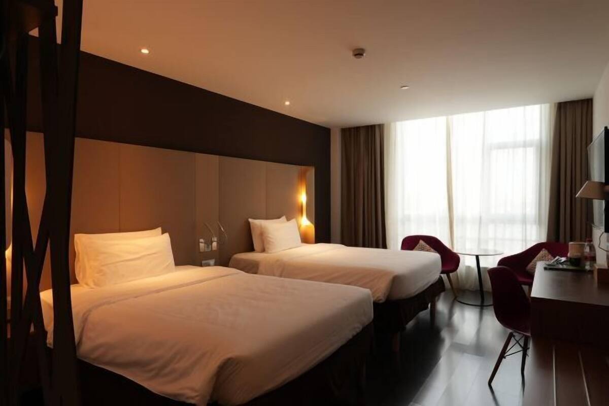 Bộ đồ giường cao cấp, két bảo mật tại phòng