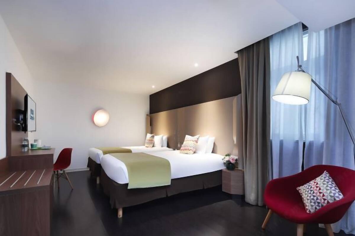 Bộ đồ giường cao cấp, két bảo mật tại phòng