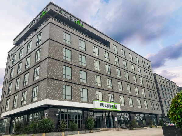 Mặt tiền nơi lưu trú