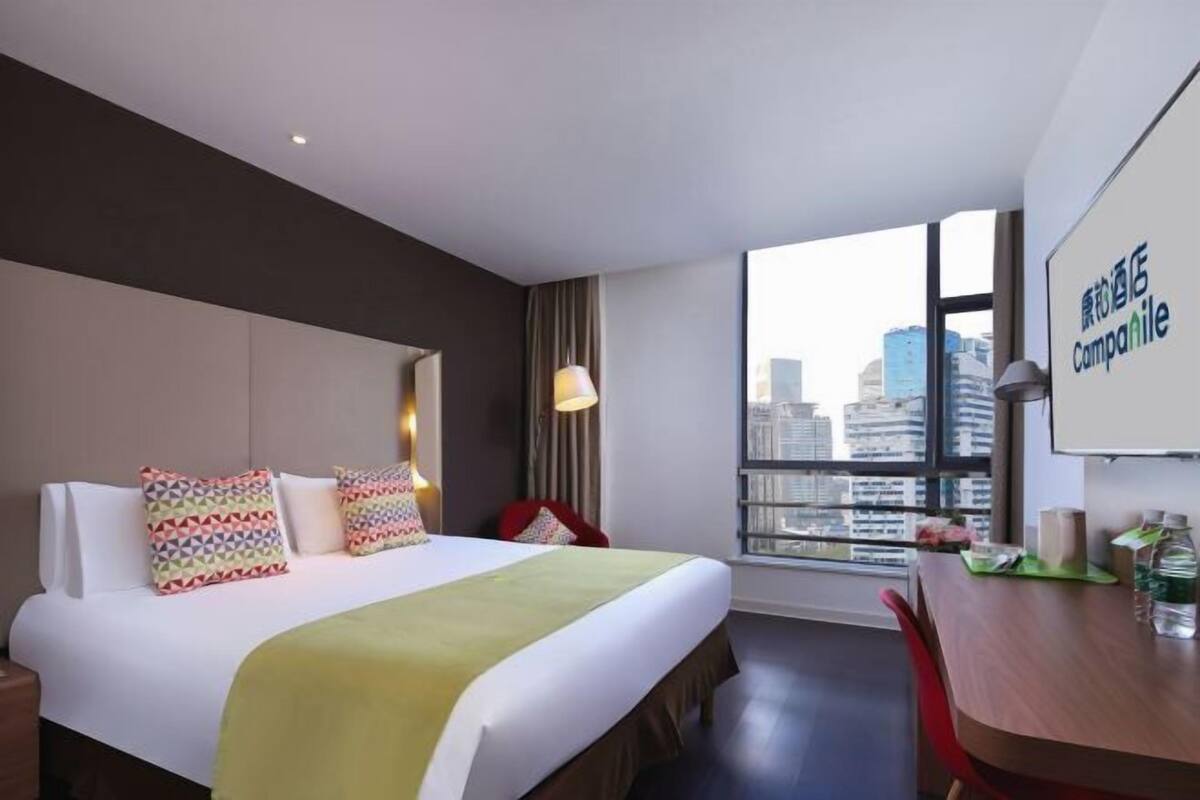 Bộ đồ giường cao cấp, két bảo mật tại phòng