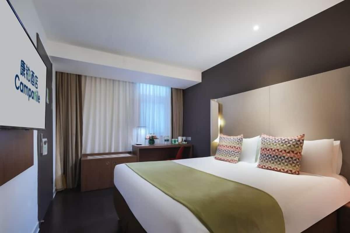 Bộ đồ giường cao cấp, két bảo mật tại phòng