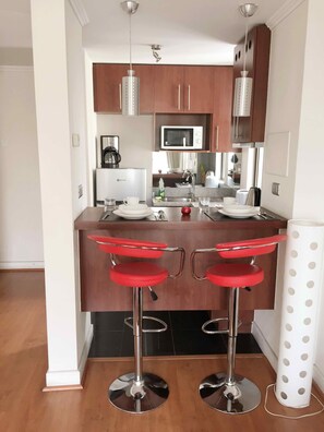 In-room dining - Studio Suite Pedro de Valdivia (Santiago)