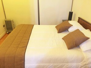 In-room safe, iron/ironing board, rollaway beds, free WiFi