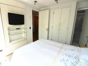 Standard Apartment, 1 King Bed with Sofa bed | In-room safe, iron/ironing board, rollaway beds, free WiFi - Studio Suite Pedro de Valdivia (Santiago)