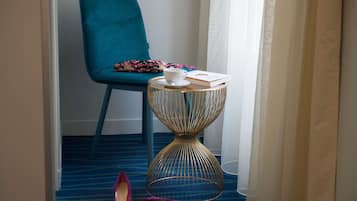 Premium bedding, in-room safe, desk, free WiFi