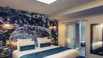 Premium bedding, in-room safe, desk, free WiFi