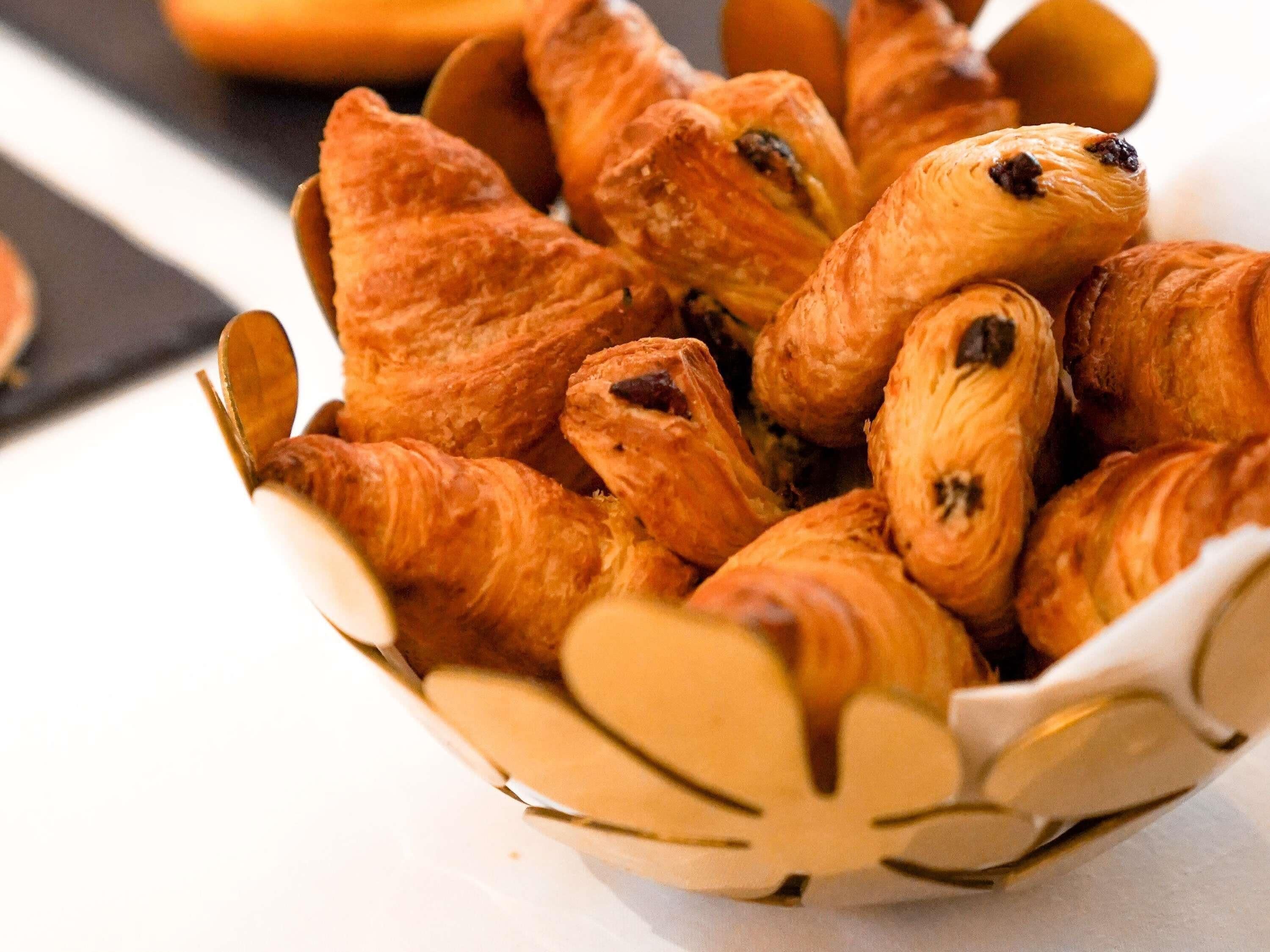 Daily buffet breakfast for a fee