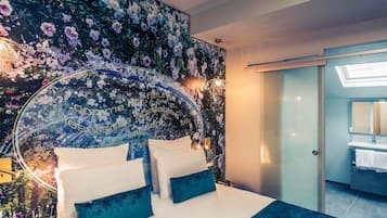 Sengetøy av topp kvalitet, safe på rommet og skrivebord