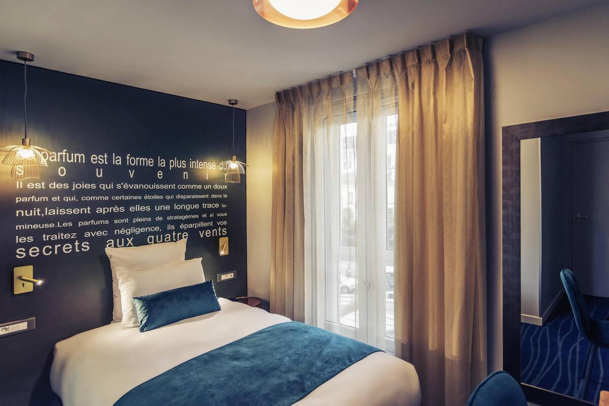 Premium bedding, in-room safe, desk, free WiFi