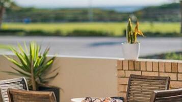 Desayuno continental gratuito y diario