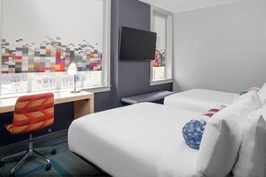 Desk, free cots/infant beds, free WiFi, bed sheets - Aloft by Marriott El Paso Downtown (El Paso)