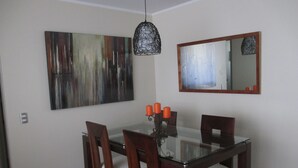 Leilighet – comfort, 3 soverom | Spiseområde på rommet