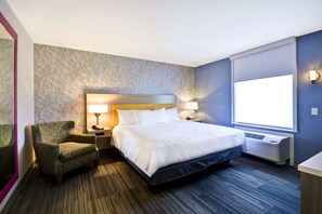 In-room safe, blackout curtains, iron/ironing board, free WiFi - Home2 Suites by Hilton Kansas City KU Medical Center (Kansas City)