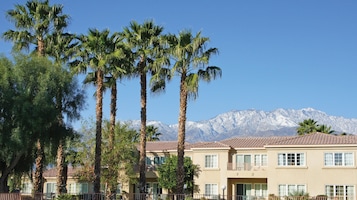 บริเวณภายนอก