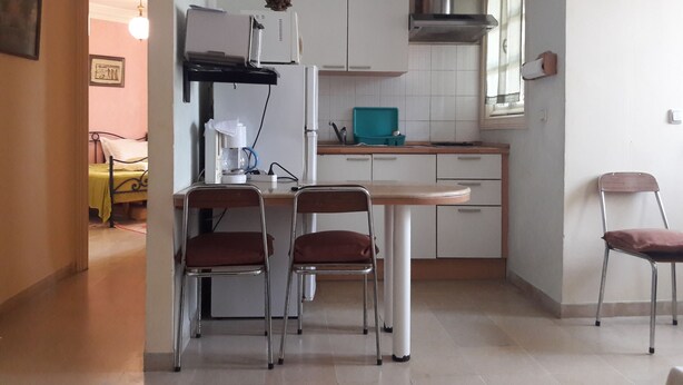 Apartment | Eigene Küche | Wasserkocher mit Kaffee-/Teezubehör, Kühlschrank, Mikrowelle, Ofen