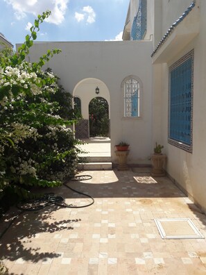Courtyard - Villa Jasmin Yasmine Hammamet (Hammamet)