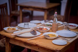 Alimentos y bebidas
