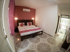 Individually decorated, individually furnished, desk, blackout curtains - Apsaras Resort Sigiriya (Sigiriya)