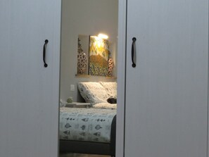 Chambre Quadruple Panoramique, vue montagne | Bureau, lits bébé (gratuits), Wi-Fi gratuit