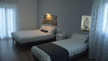 Panoramic Quadruple Room, Mountain View | Desk, free cribs/infant beds, free WiFi