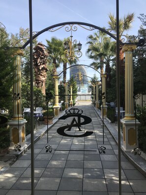 Front of property - Hotel Boutique Las (Tirana)