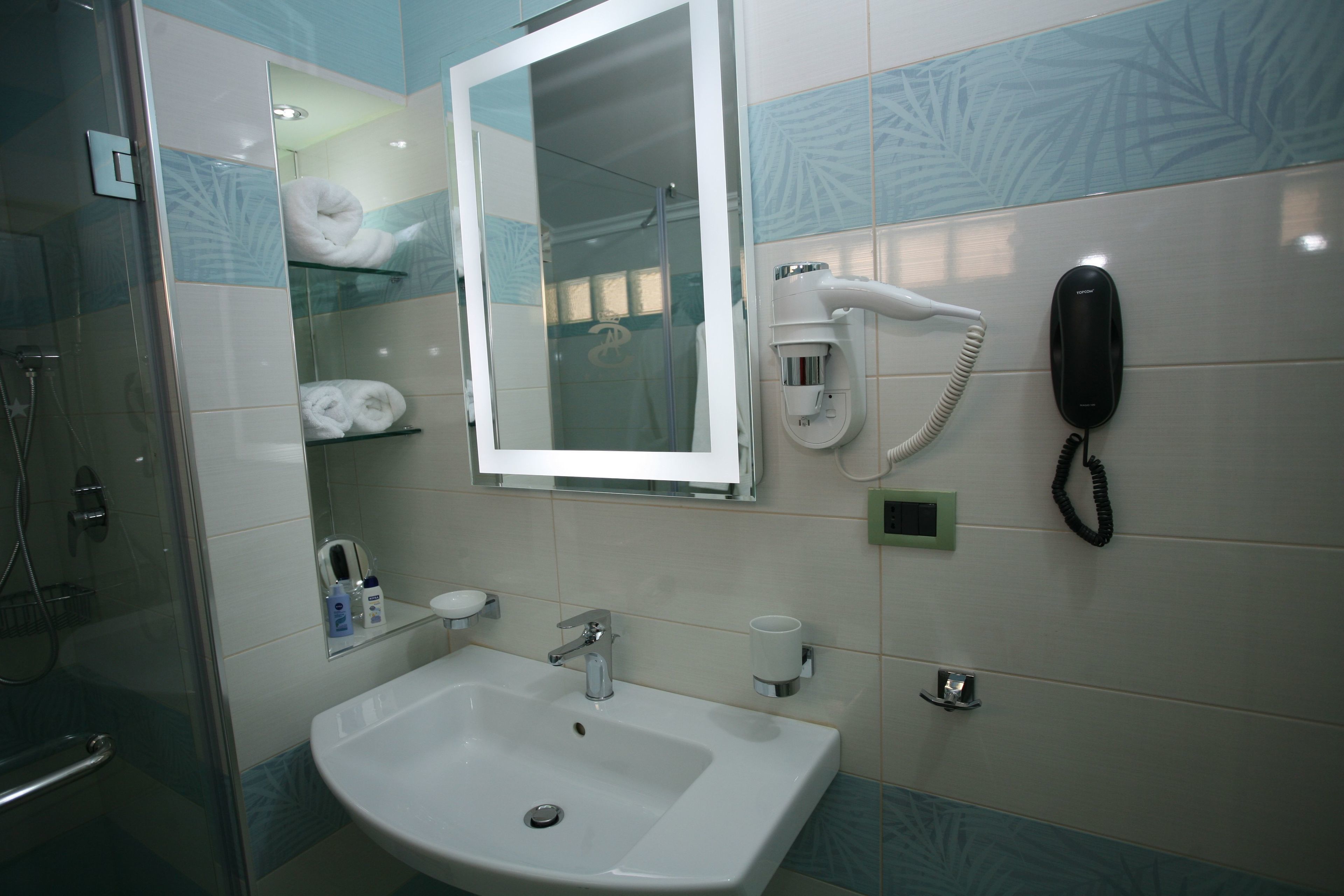 Bathroom sink