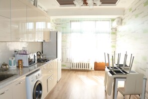 Standard Apartment, Kitchen | Private kitchen | Fridge, microwave, electric kettle, cookware/dishes/utensils - Al-Salam Hotel Apartment (Bishkek)