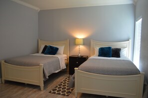 2 slaapkamers, een strijkplank/strijkijzer, gratis wifi, beddengoed